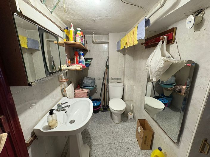 Image No.38-4 Bed Townhouse for sale