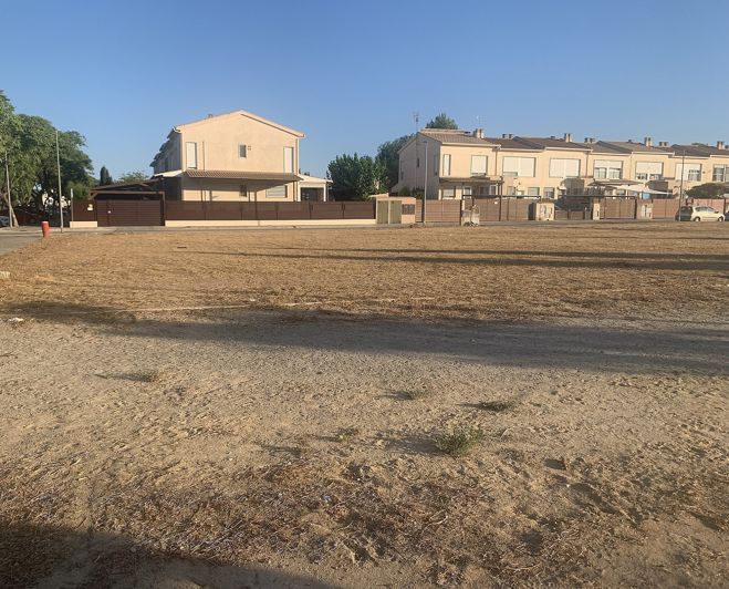 Image No.3-3 Bed Land for sale