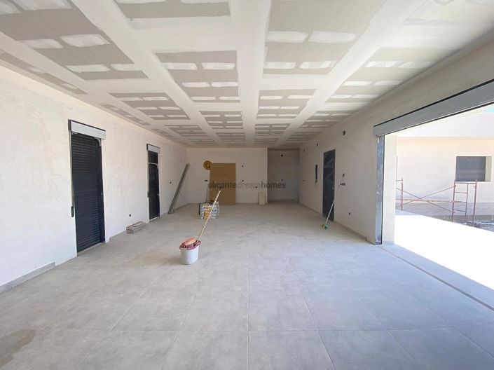 Image No.4-3 Bed Villa for sale