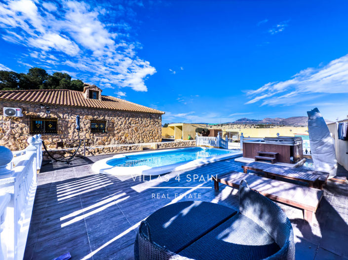 Image No.17-4 Bed Villa for sale