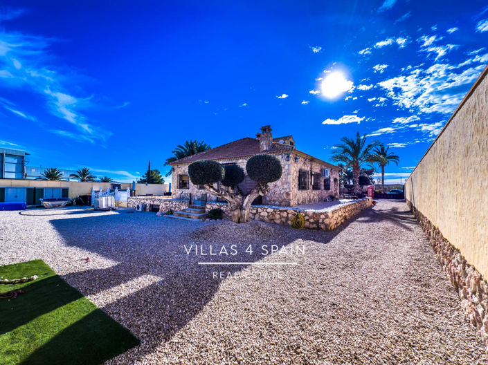 Image No.18-4 Bed Villa for sale