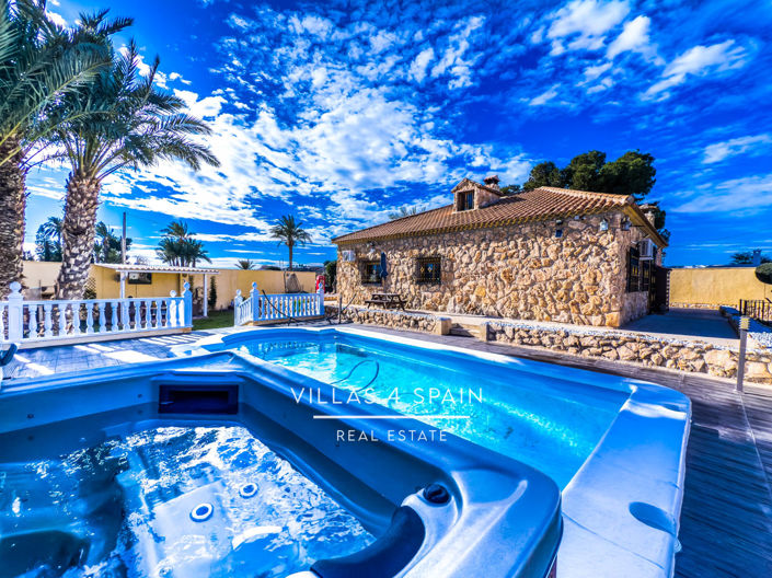 Image No.3-4 Bed Villa for sale