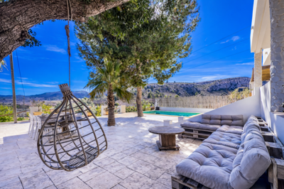 g8abe1560-7603-4c27-8c2f-4f6ee7e04f5c