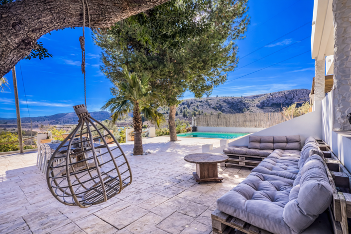 Image No.14-8 Bed Villa for sale