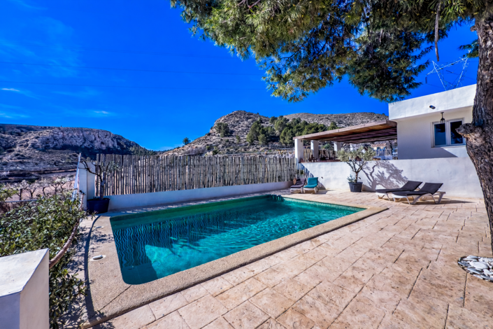 Image No.17-8 Bed Villa for sale