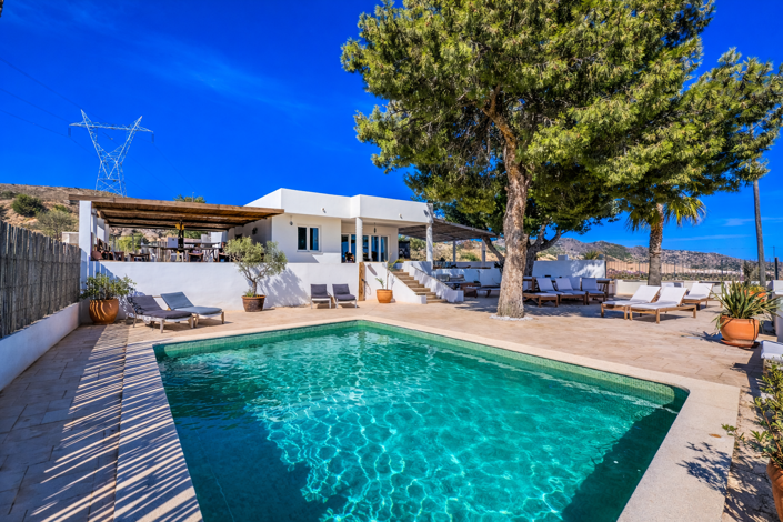 Image No.3-8 Bed Villa for sale