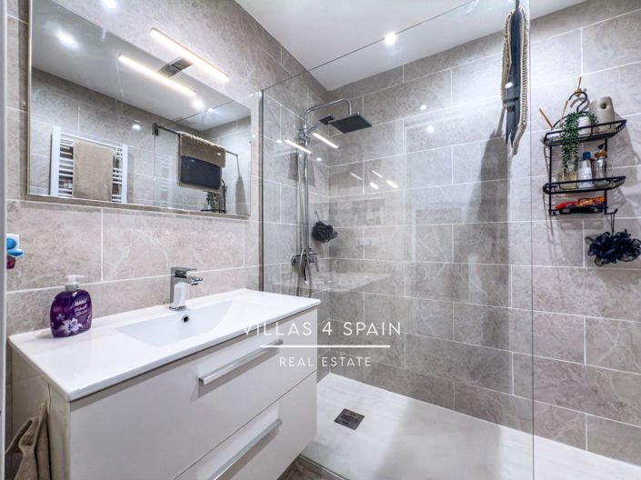 Image No.40-2 Bed Apartment for sale