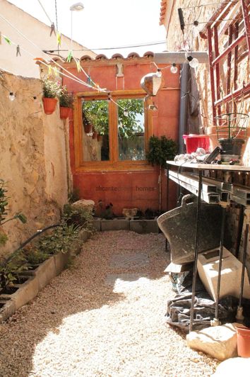 Image No.4-2 Bed Country House for sale