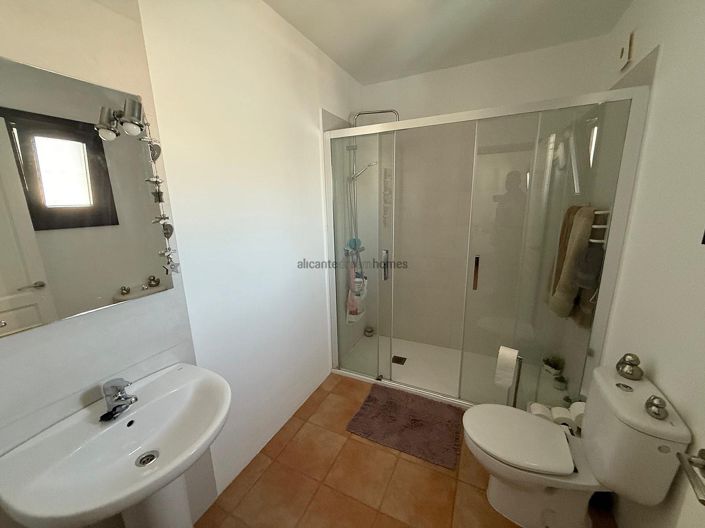 Image No.35-3 Bed Villa for sale