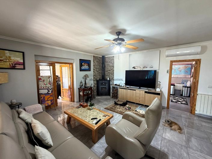 Image No.12-5 Bed Country House for sale