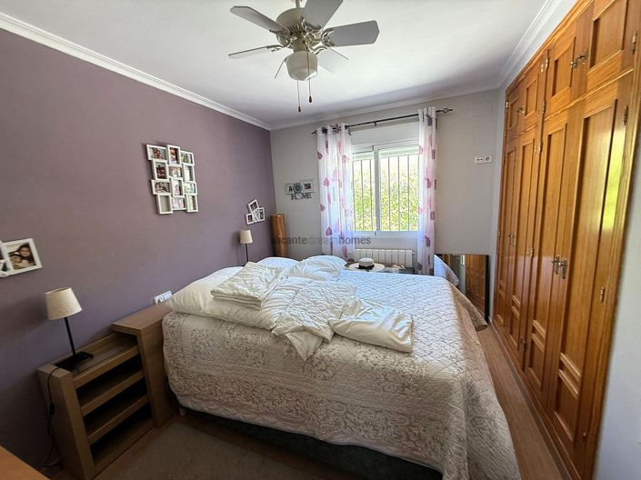 Image No.16-5 Bed Country House for sale