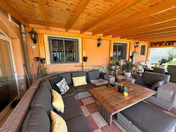 Image No.2-5 Bed Country House for sale