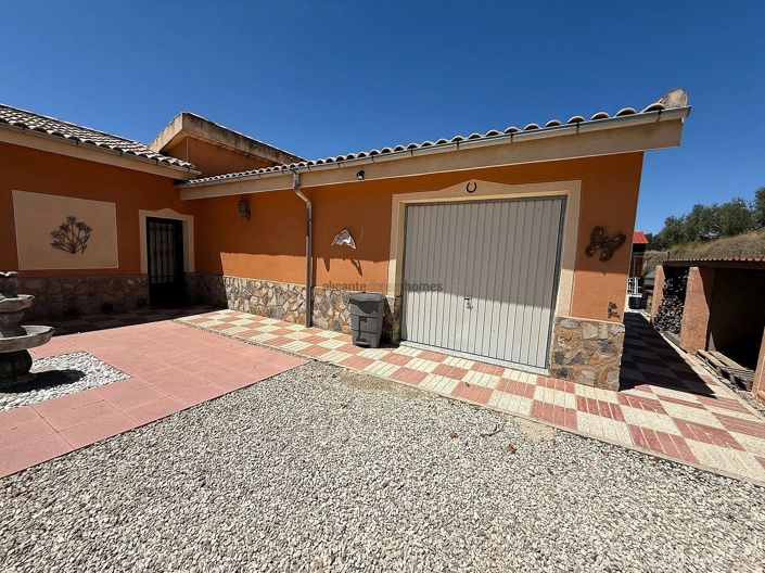 Image No.23-5 Bed Country House for sale