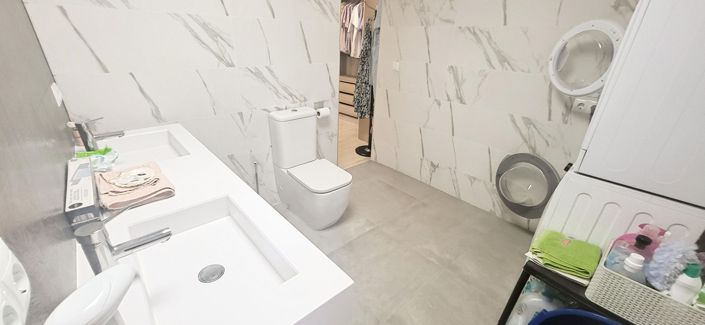 Image No.10-4 Bed Villa for sale