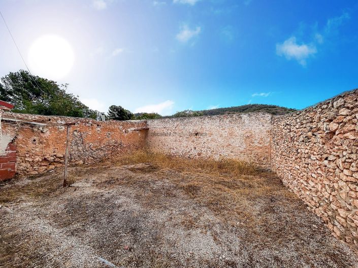 Image No.21-2 Bed Townhouse for sale