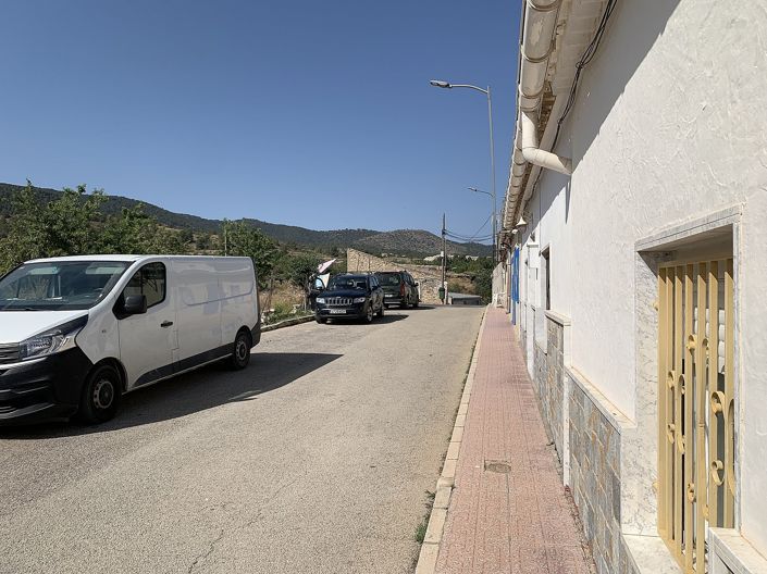 Image No.27-3 Bed Townhouse for sale