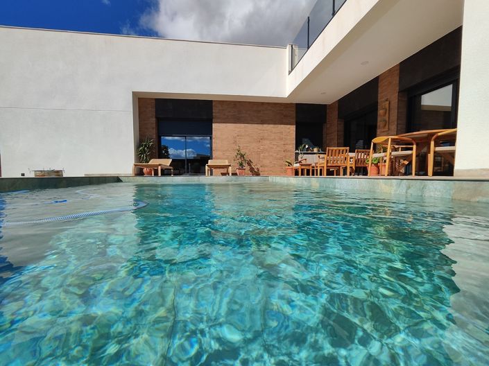 Image No.2-3 Bed Villa for sale