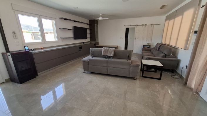 Image No.32-3 Bed Property for sale