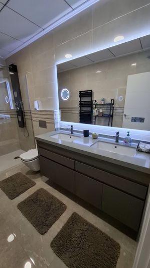 Image No.40-3 Bed Property for sale