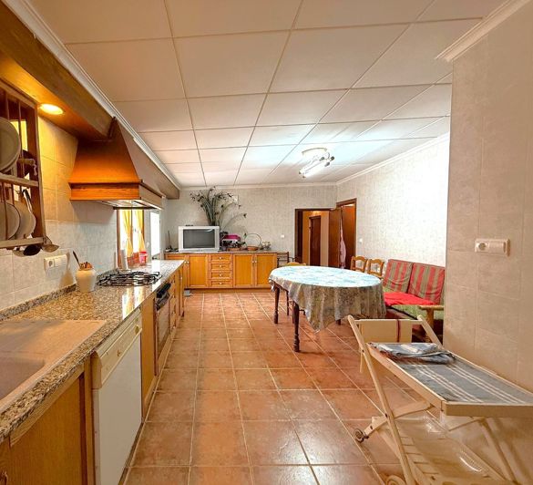 Image No.20-12 Bed Country House for sale