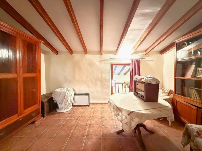 Image No.21-12 Bed Country House for sale