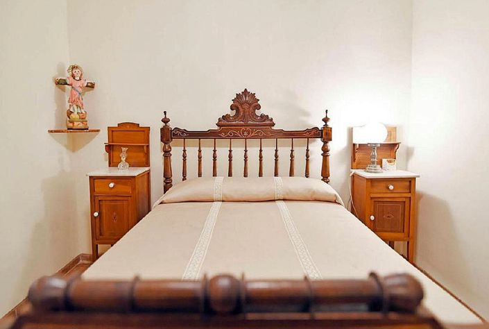 Image No.24-12 Bed Country House for sale