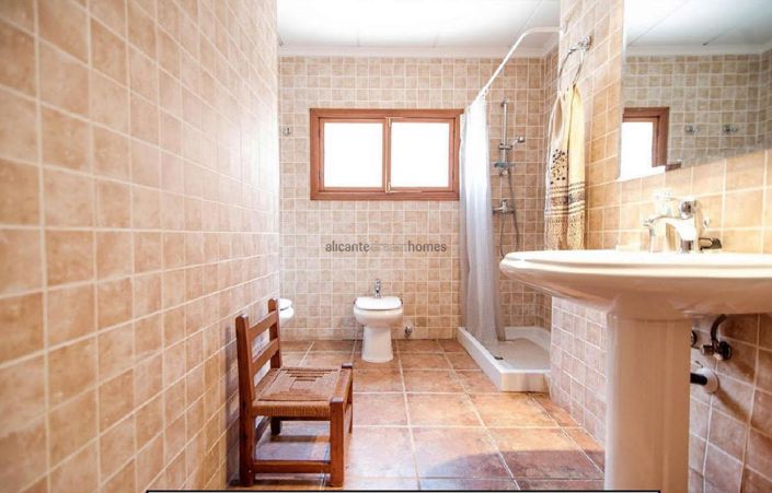 Image No.34-12 Bed Country House for sale