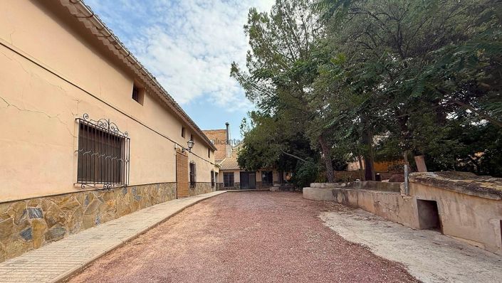 Image No.5-12 Bed Country House for sale