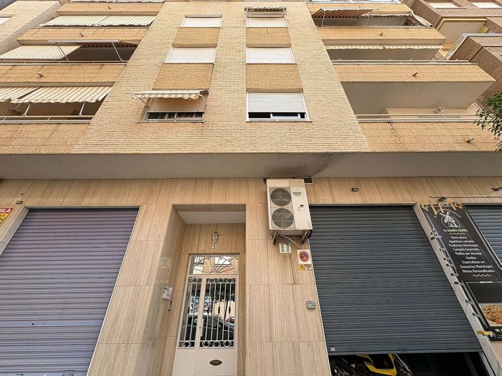 Image No.1-3 Bed Apartment for sale