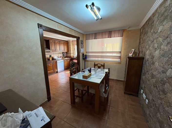 Image No.10-3 Bed Apartment for sale