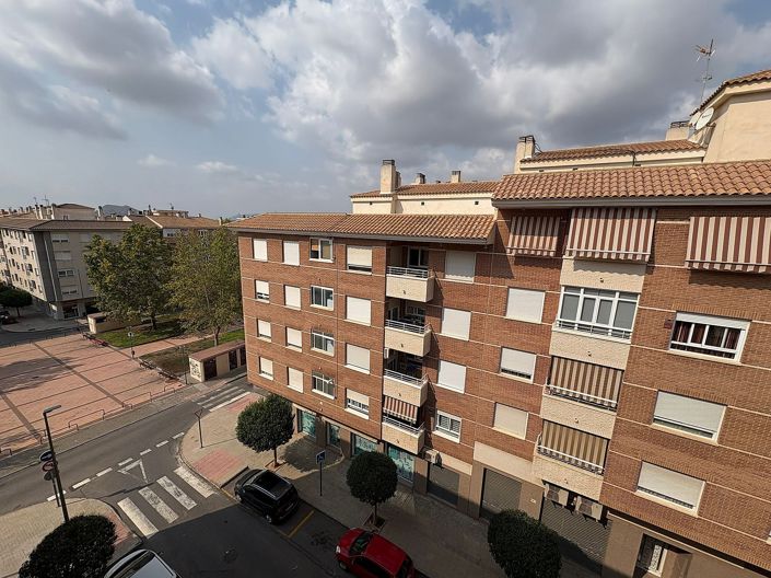 Image No.2-3 Bed Apartment for sale