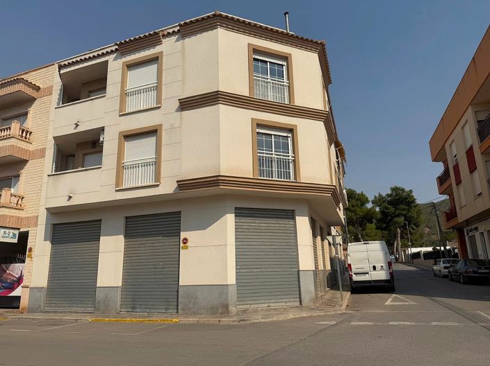 Image No.1-3 Bed Apartment for sale