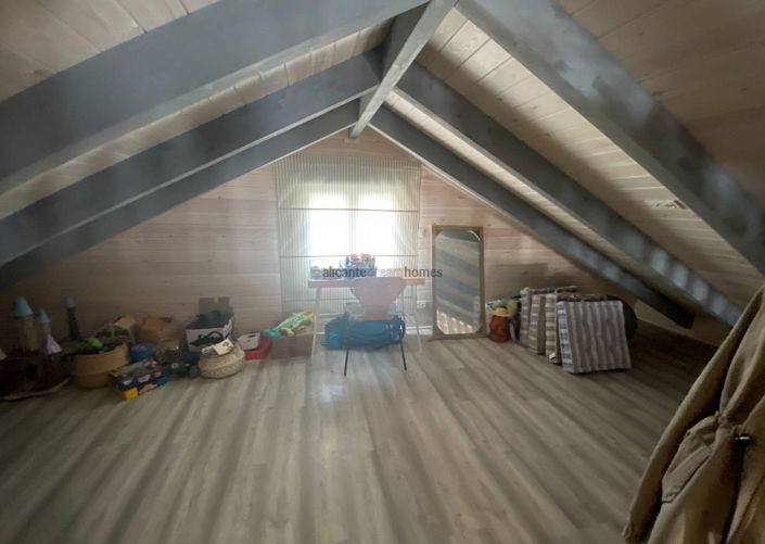 Image No.23-3 Bed Property for sale