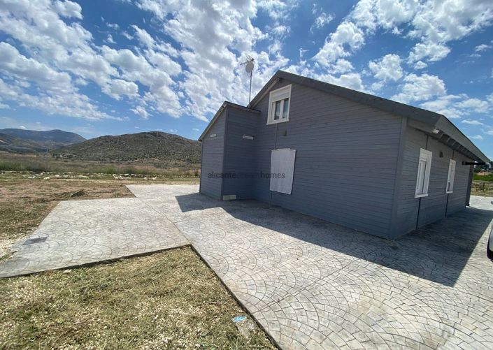 Image No.6-3 Bed Property for sale