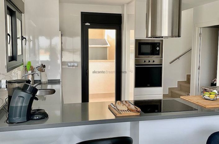 Image No.21-3 Bed Villa for sale