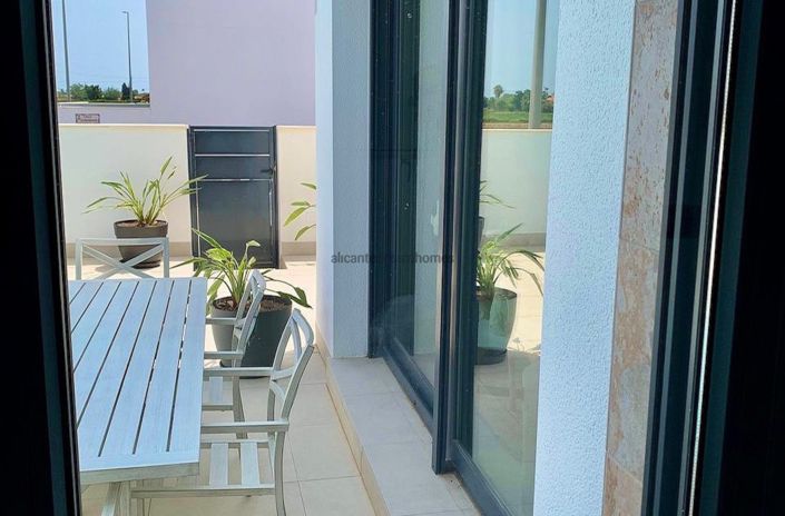 Image No.26-3 Bed Villa for sale