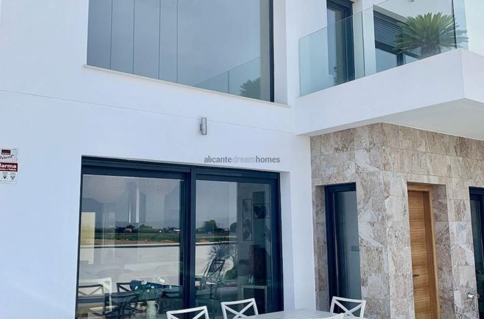 Image No.4-3 Bed Villa for sale