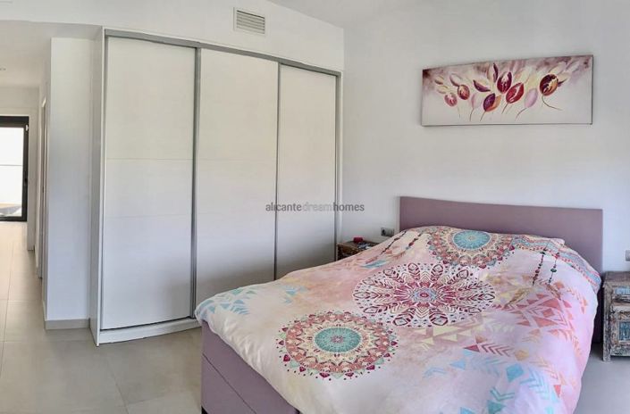 Image No.41-3 Bed Villa for sale