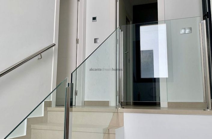 Image No.49-3 Bed Villa for sale