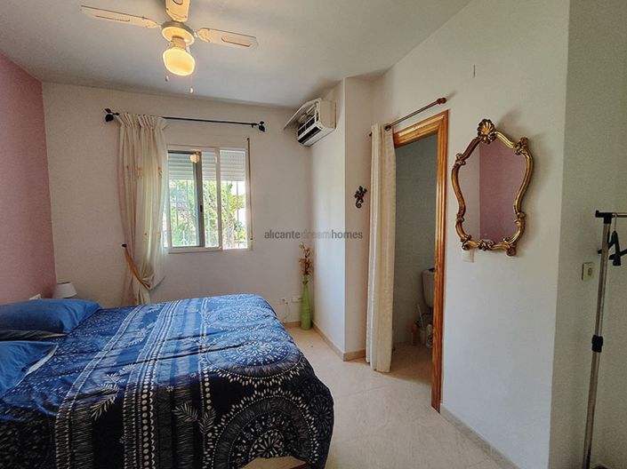 Image No.25-3 Bed Villa for sale