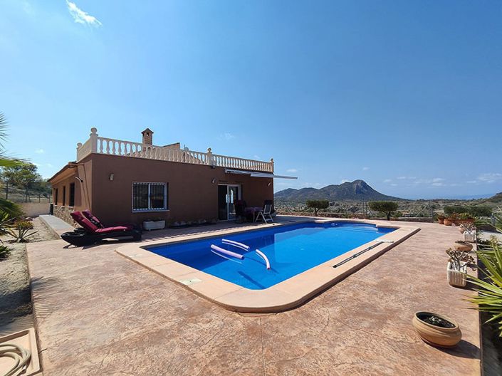 Image No.1-4 Bed Villa for sale