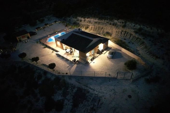 Image No.17-4 Bed Villa for sale