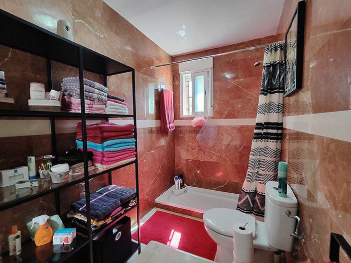 Image No.40-4 Bed Villa for sale