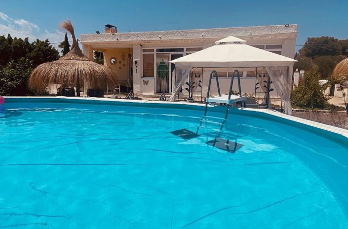 Albatera, Villa