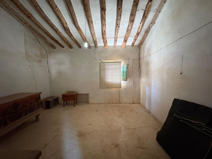 Image No.10-6 Bed Semi-Detached for sale