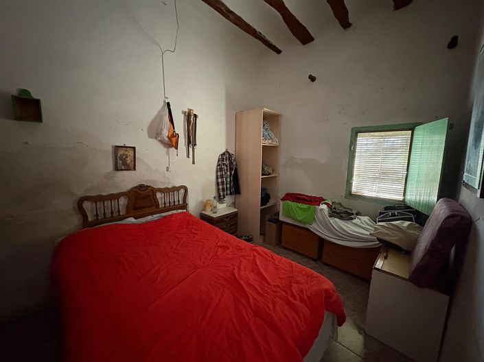 Image No.8-6 Bed Semi-Detached for sale