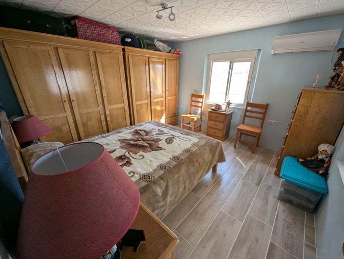 Image No.11-3 Bed Country House for sale