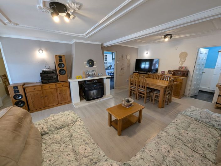 Image No.8-3 Bed Country House for sale