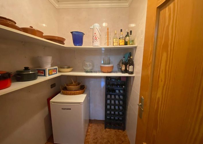 Image No.36-5 Bed Villa for sale