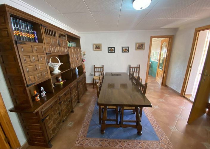 Image No.44-5 Bed Villa for sale